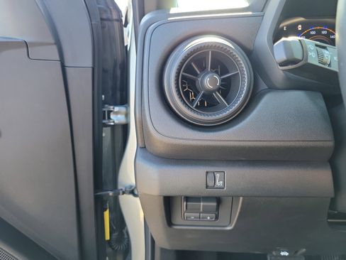 Used 2025 Chevrolet Colorado W/T w/ WT Custom Package RWD image 20