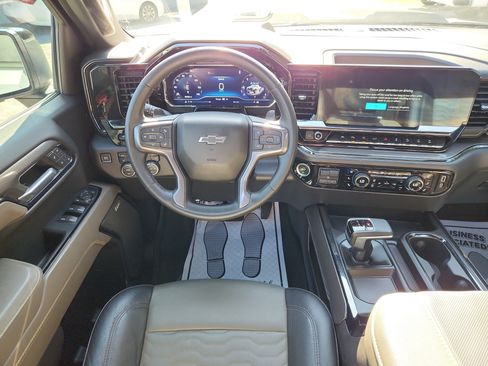 Used 2024 Chevrolet Silverado 1500 ZR2 w/ Technology Package image 38