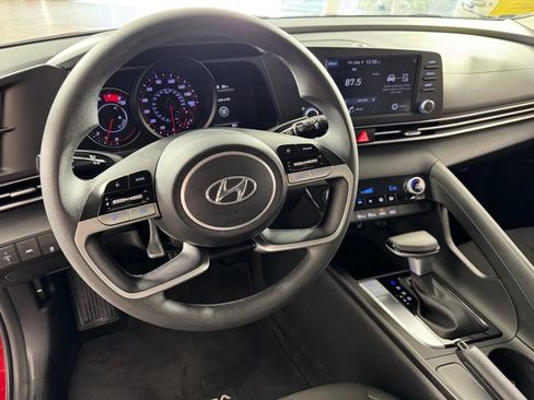 Used 2023 Hyundai Elantra SEL FWD image 16