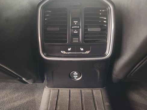 Used 2022 Porsche Macan AWD/4WD image 30