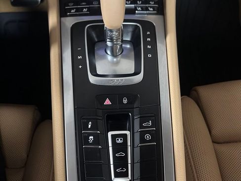 Certified 2017 Porsche 911 Carrera RWD image 33