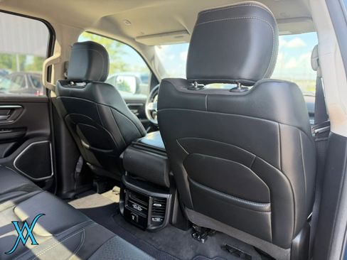 Used 2022 RAM 1500 Laramie AWD/4WD image 18