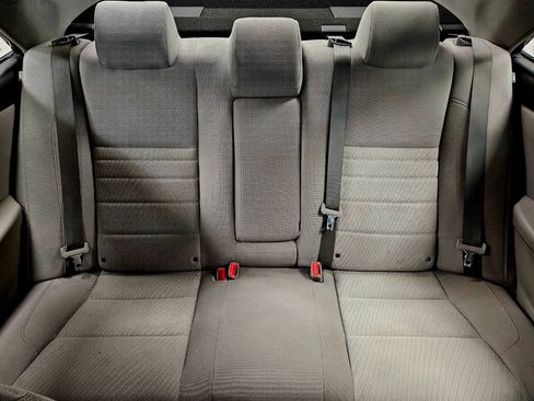 Used 2017 Toyota Camry LE image 27