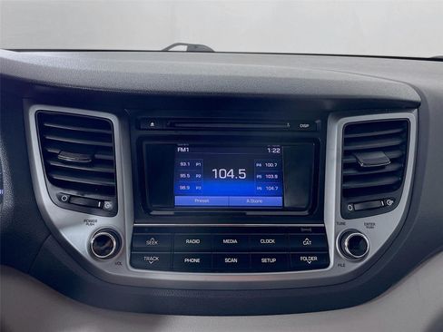 Used 2017 Hyundai Tucson SE w/ SE Popular Package 02 AWD/4WD image 18