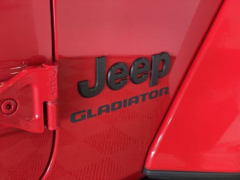 Used 2021 Jeep Gladiator Sport AWD/4WD image 37