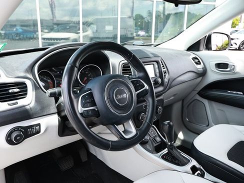 Used 2018 Jeep Compass Latitude AWD/4WD image 24