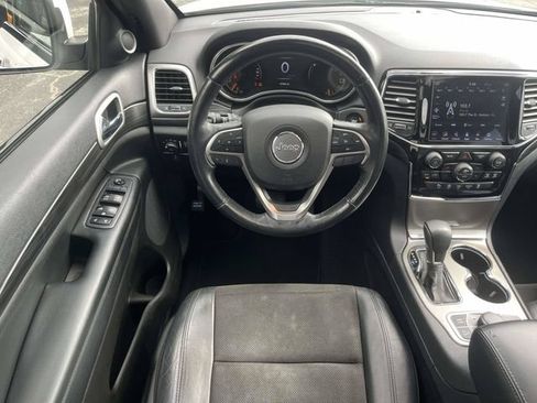 Used 2019 Jeep Grand Cherokee Altitude AWD/4WD image 17