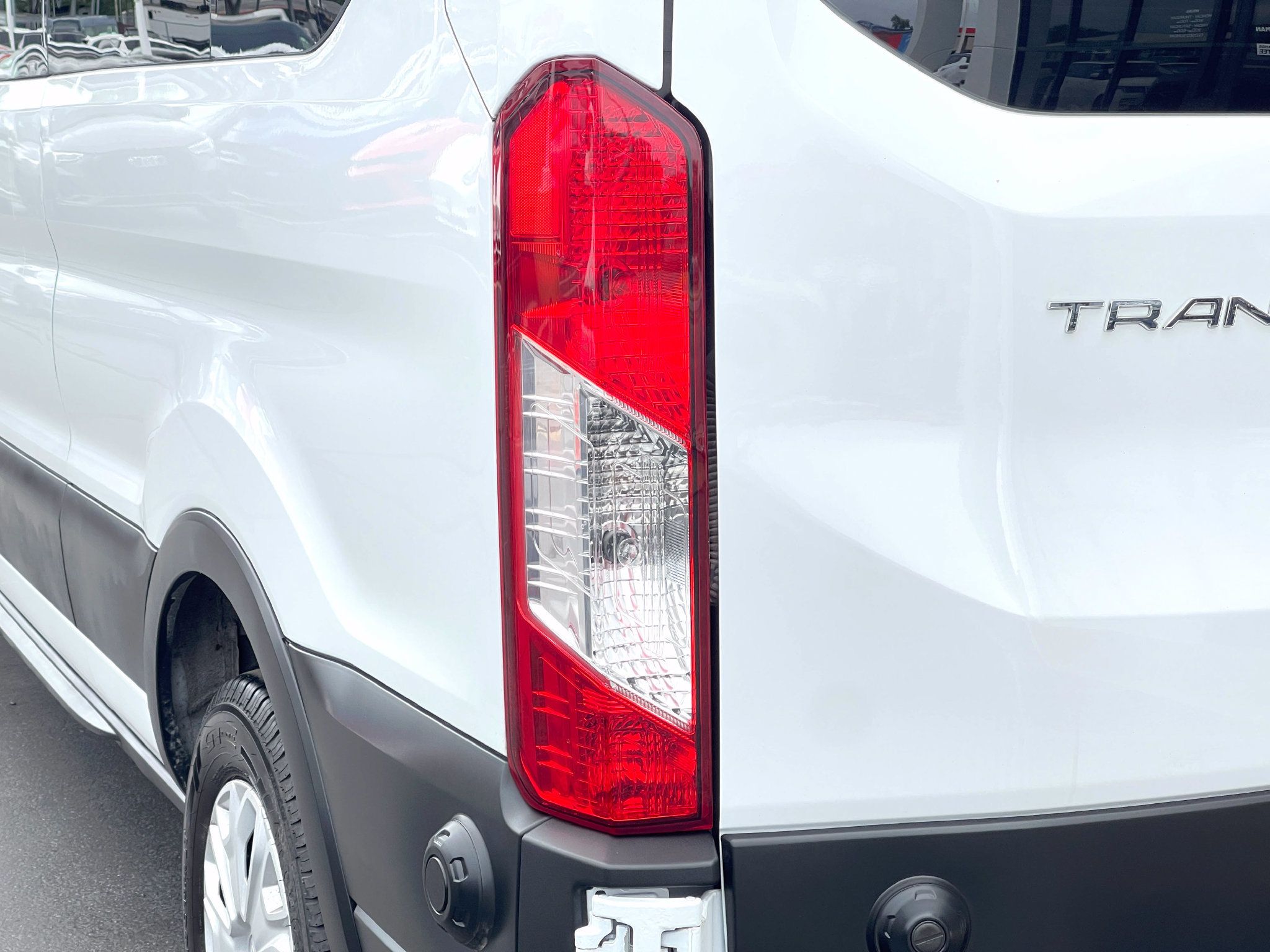 Used 2024 Ford Transit 350 XLT RWD image 30