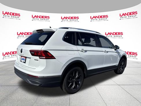 Used 2024 Volkswagen Tiguan SE AWD/4WD image 3