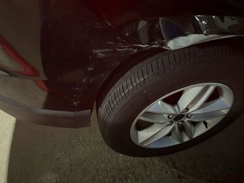 Used 2017 Ford Edge SEL w/ Equipment Group 201A image 8