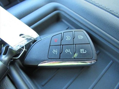 Used 2024 Chevrolet Tahoe Z71 w/ Luxury Package image 33