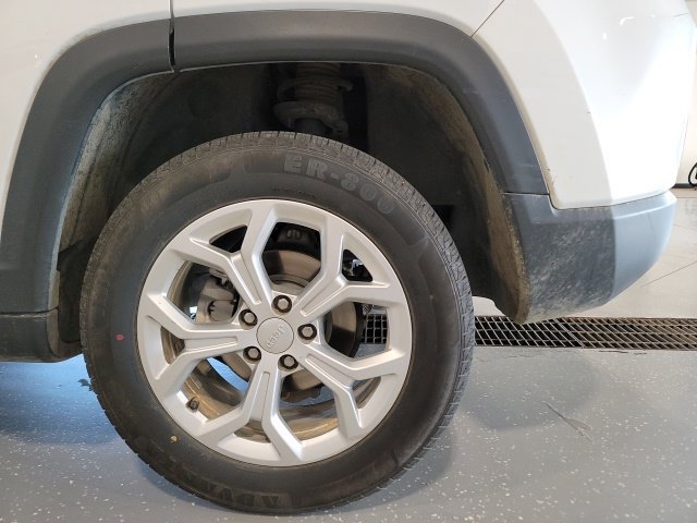 Used 2024 Jeep Compass Latitude AWD/4WD image 13