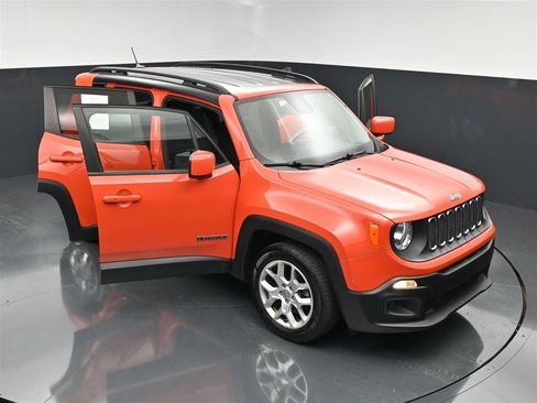 Used 2016 Jeep Renegade Latitude FWD image 36