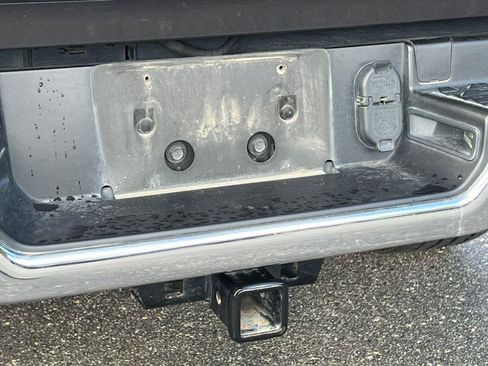 Used 2022 RAM 1500 Laramie AWD/4WD image 7