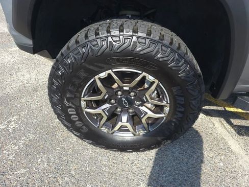 Used 2023 Chevrolet Colorado ZR2 image 7