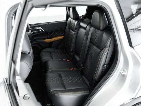 Used 2022 Mitsubishi Outlander SEL image 42