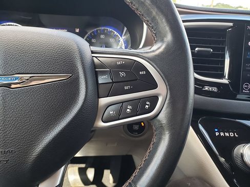 Used 2018 Chrysler Pacifica Touring-L w/ Advanced Safetytec Group FWD image 28