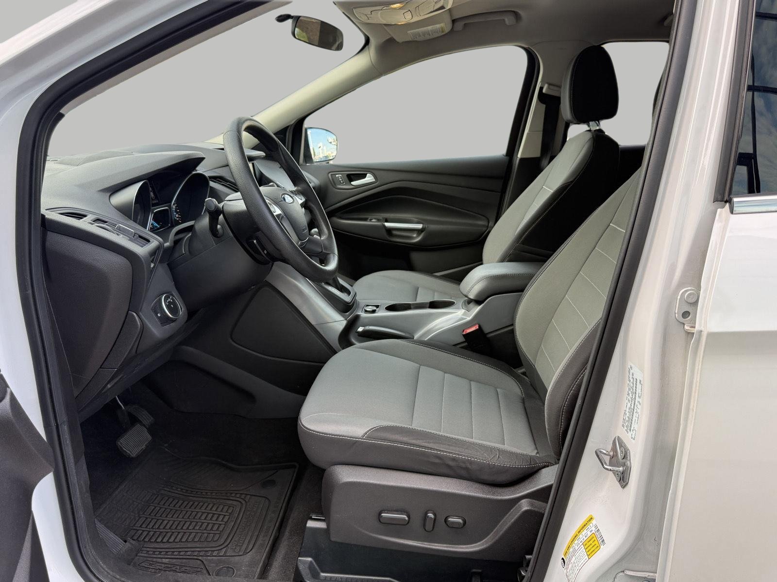 Used 2015 Ford Escape SE w/ Equipment Group 201A FWD image 22