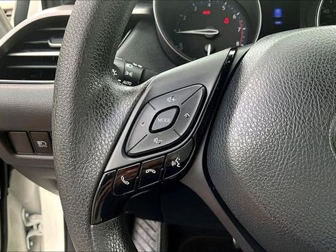 Used 2020 Toyota C-HR LE FWD image 10