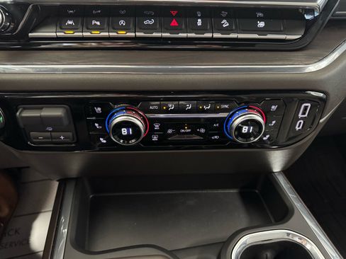 Used 2024 GMC Sierra 1500 SLT w/ SLT Premium Plus Package image 21