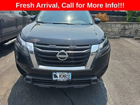 Used 2023 Nissan Pathfinder S FWD image 2
