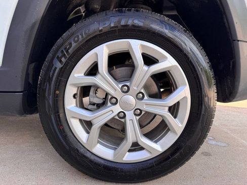 Used 2024 Jeep Compass Latitude AWD/4WD image 23