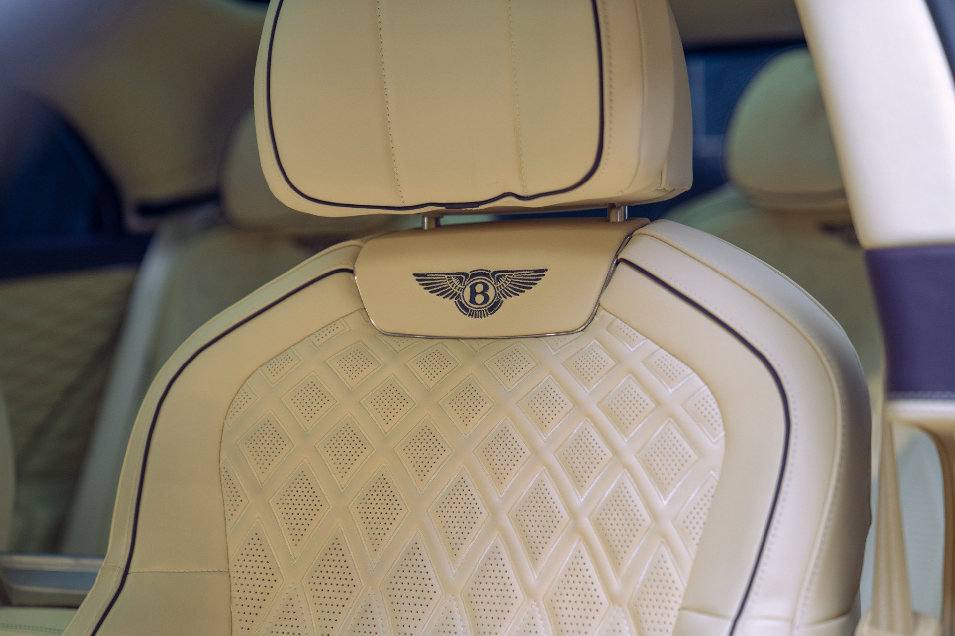 Used 2022 Bentley Flying Spur V8 AWD/4WD image 27