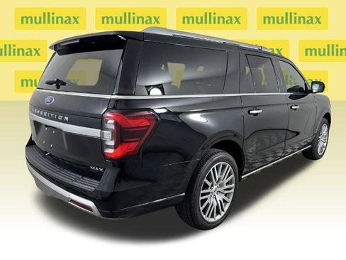 Certified 2022 Ford Expedition Max Platinum image 4
