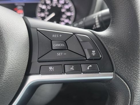 Used 2025 Nissan Sentra SV FWD image 21