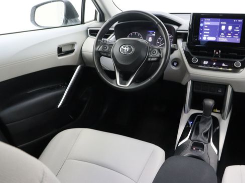 Certified 2023 Toyota Corolla Cross LE w/ Moonroof Package image 31