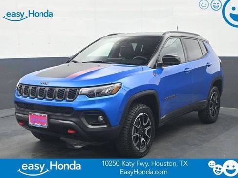 Used 2025 Jeep Compass Trailhawk AWD/4WD image 1