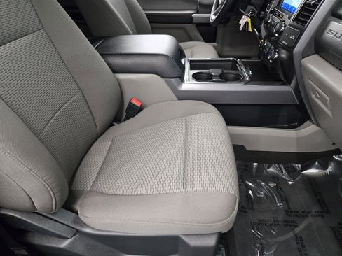 Used 2022 Ford F250 XLT w/ XLT Premium Package image 13