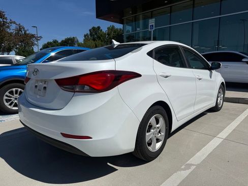 Used 2015 Hyundai Elantra SE FWD image 10