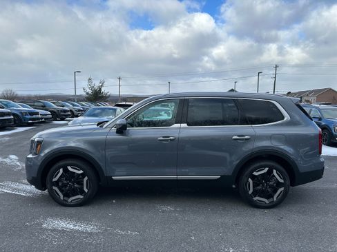 New 2025 Kia Telluride S image 8