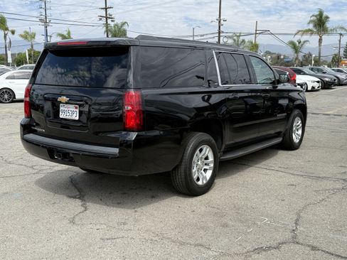 Used 2020 Chevrolet Suburban LT image 5