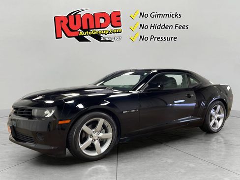 Used 2015 Chevrolet Camaro LT RWD image 1