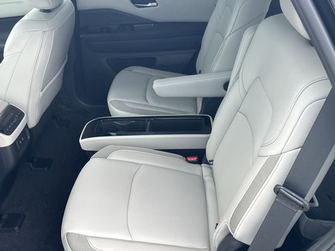 New 2026 Nissan Pathfinder SL FWD image 11