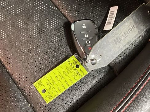 Used 2023 Chevrolet Bolt EUV Premier w/ Redline Edition image 19