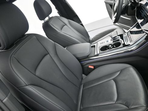 Used 2025 Audi Q7 3.0T Premium Plus AWD/4WD image 11