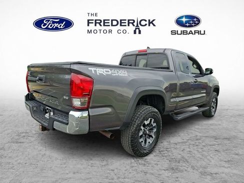 Used 2016 Toyota Tacoma TRD Off-Road w/ Towing Package AWD/4WD image 4