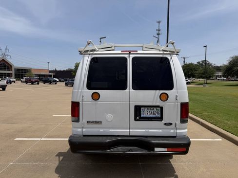 Used 2007 Ford E-250 and Econoline 250 RWD image 6