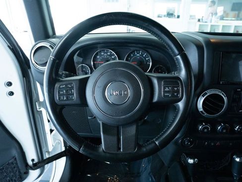 Used 2015 Jeep Wrangler Unlimited Sahara w/ Connectivity Group AWD/4WD image 14
