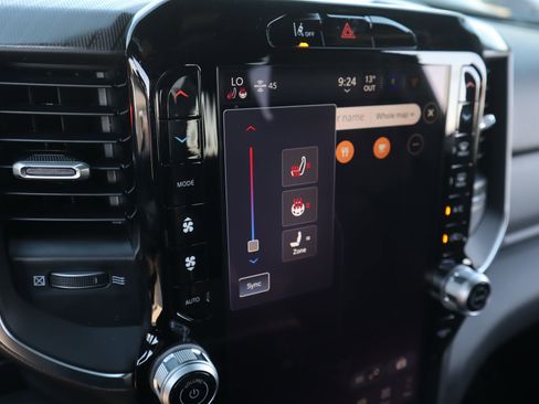 New 2026 RAM 1500 4x4 Crew Cab image 8