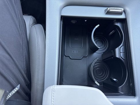 Used 2023 Hyundai Palisade Limited w/ Cargo Package image 19