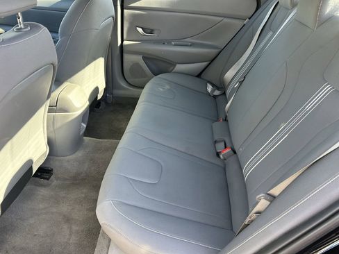 Used 2024 Hyundai Elantra SEL FWD image 14