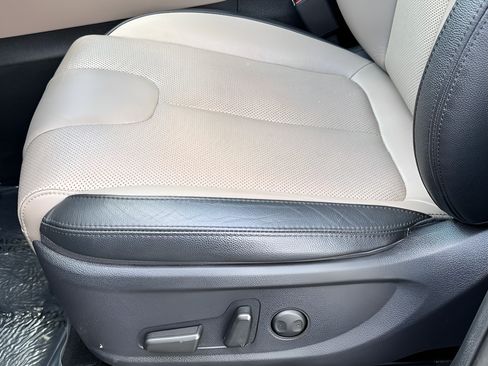 Used 2020 Hyundai Santa Fe SEL w/ Convenience + Premium Package FWD image 11