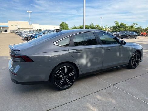 Used 2025 Honda Accord Sport image 5