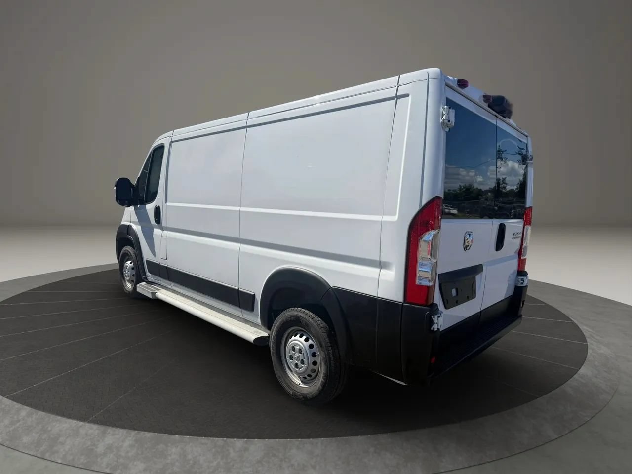 Used 2025 RAM ProMaster 2500 w/ U-Haul Equipment Group FWD image 7