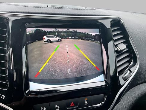 Used 2019 Jeep Cherokee Limited w/ Technology Group FWD image 26