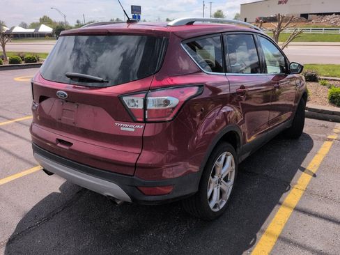 Used 2017 Ford Escape Titanium image 3
